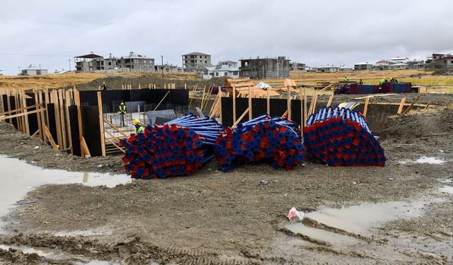 Van’da ihtiyaç sahiplerine konut yapılıyor