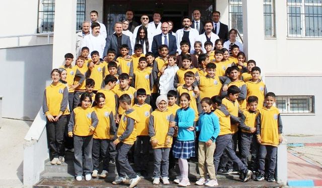 Van’da İl Millî Eğitim Müdürü Çandıroğlu’ndan okul ziyaretleri