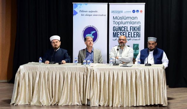 Van’da “Küresel Sorunlar ve İslam Hukukunun Çözüm Arayışları” semineri düzenlendi