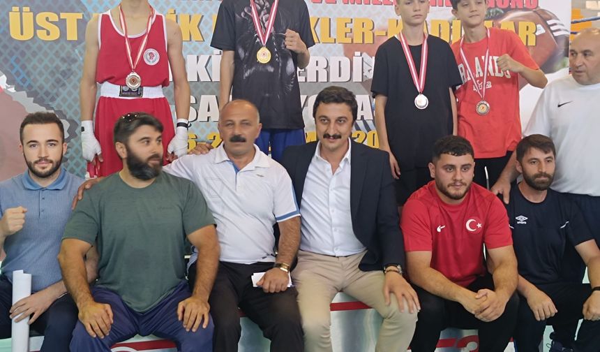 Vanlı Genç Boksör Kadir Koç, Türkiye Şampiyonasında Gümüş Madalya Kazandı!