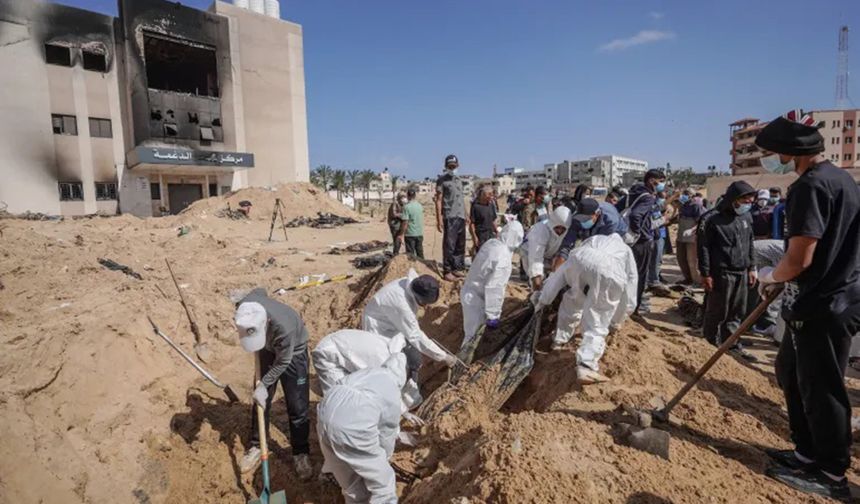 Gazze'de toplu mezarlardan çıkan ceset sayısı artıyor