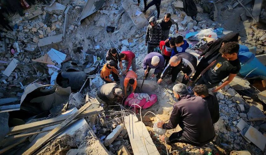 İşgal rejimi, Gazze'deki kampı bombaladı