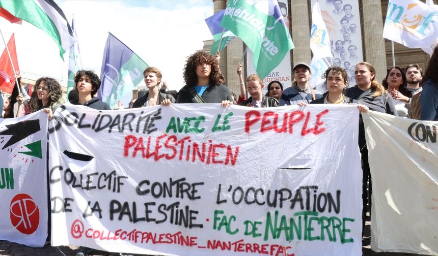Fransa'da öğrenciler, kampüste Filistin'e destek eylemlerine yönelik baskıyı protesto etti