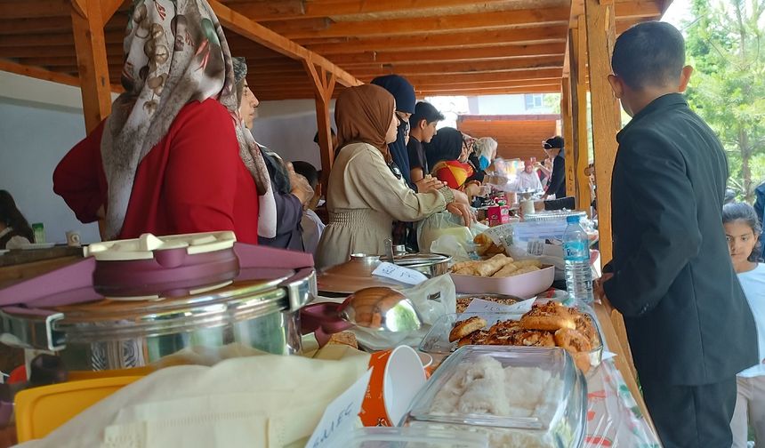 Özalp'ta yöresel yemekler görücüye çıktı