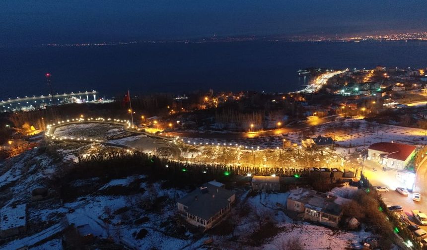 Van'da bulunan dünyanın en eski seyir terası: Edremit Kız Kalesi