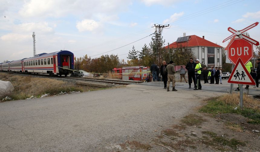 Muş'ta  tren kazası  ölü ve  yaralı var