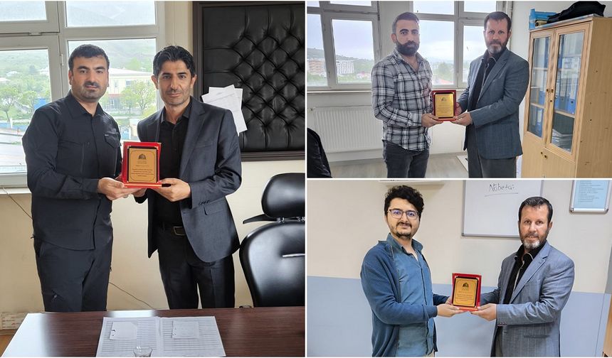 Gevaş’ta Siyer Sınavına destek veren eğitimcilere teşekkür plaketi