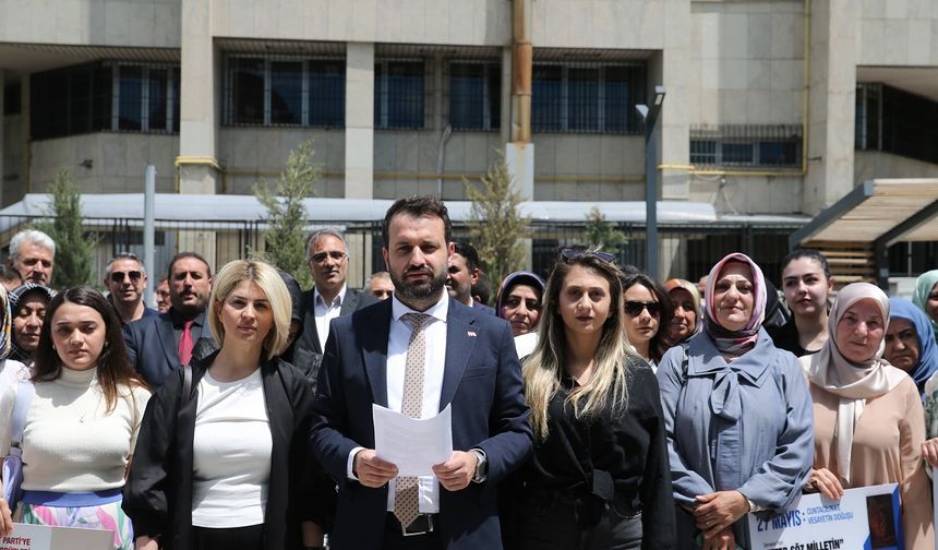 AK Parti Van İl Başkanlığı, 27 Mayıs 1960 darbesiyle ilgili basın açıklaması yaptı