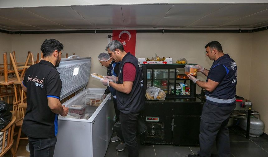 Van'daki kafelere denetim: Tarihi geçmiş ürünler imha edildi!