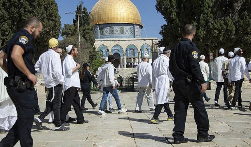 Siyonistlerden Mescid-i Aksâ'ya yeni baskın