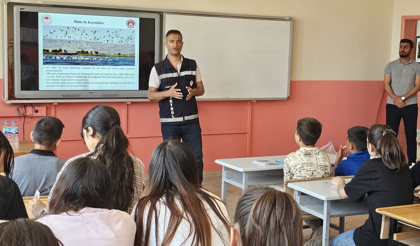 Van’da öğrencilere bilinçlendirme eğitimi