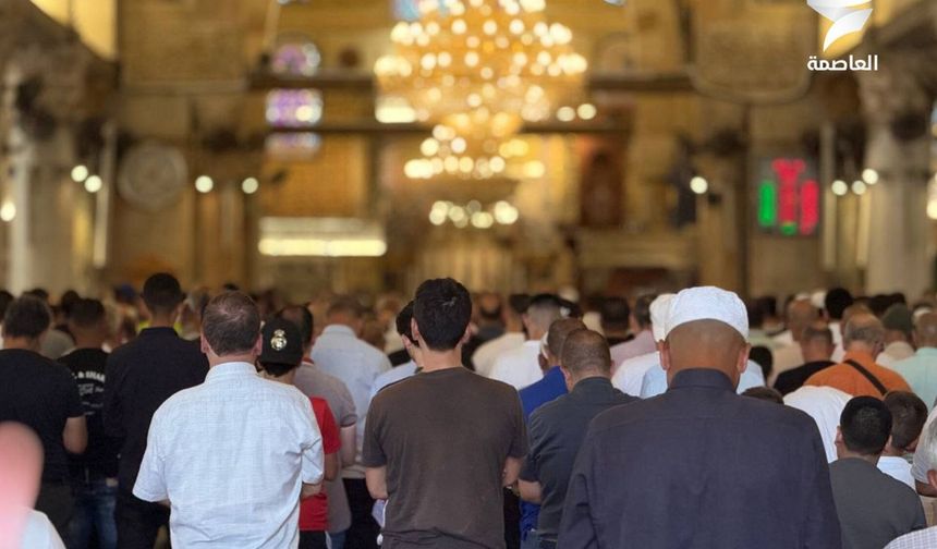 Mescid-i Aksa'da 50 bin kişi cuma namazını kıldı