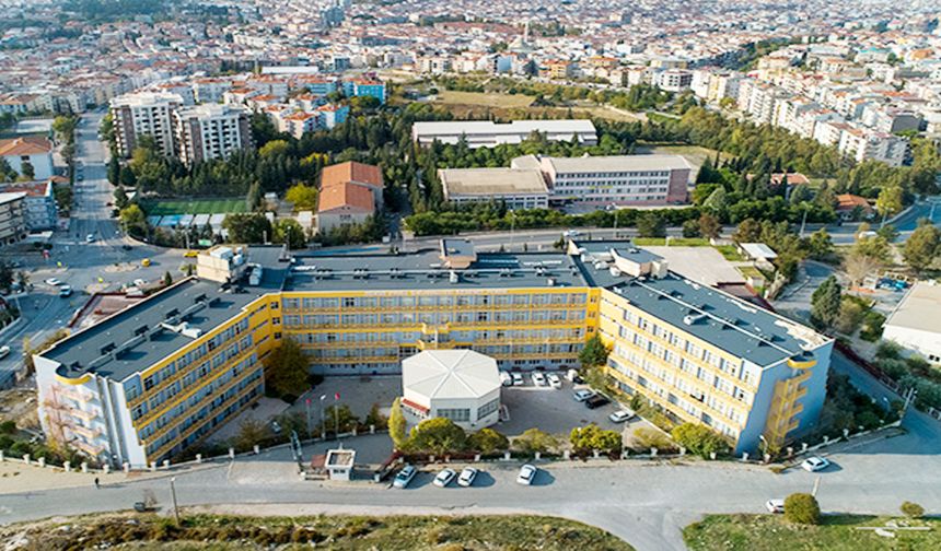 Dokuz Eylül Üniversitesi 2025 Bölümleri ve Tahmini Taban Puanları
