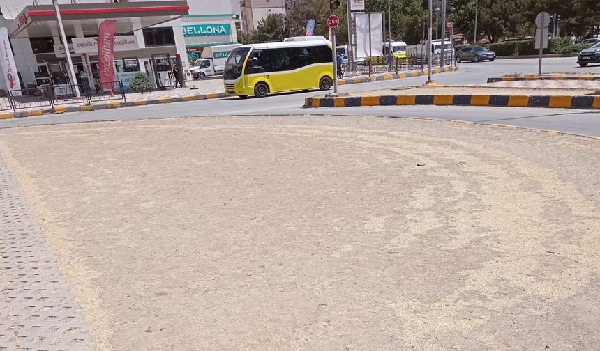 Van’daki kavşaklar Arabistan çöllerini aratmıyor
