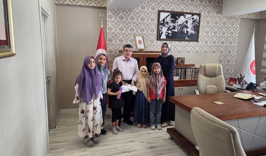 Van’da Kur’ân Kursu öğrencileri harçlıklarını Gazze’ye bağışladı