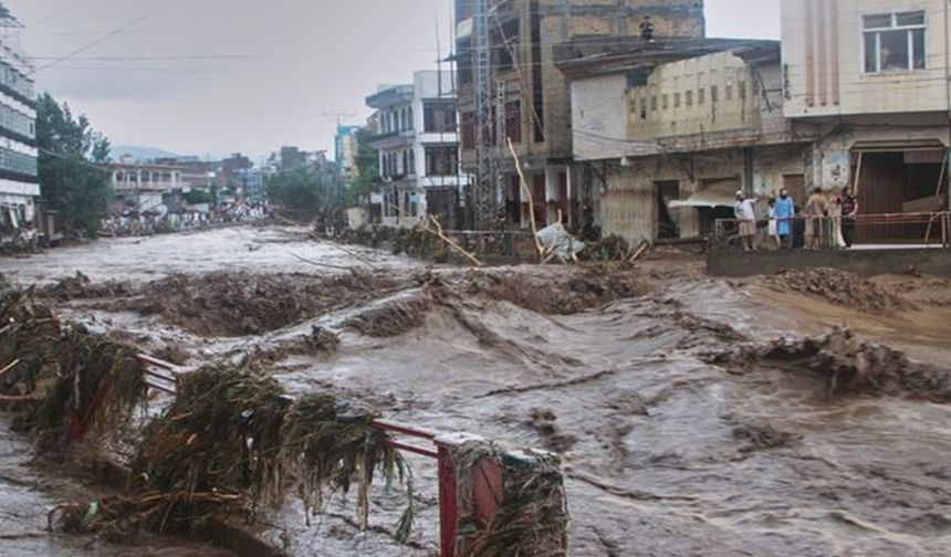 Pakistan'da sel: 146 ölü