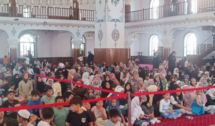 İpekyolu’nda yaz Kur'an kursları kapanış programı düzenlendi