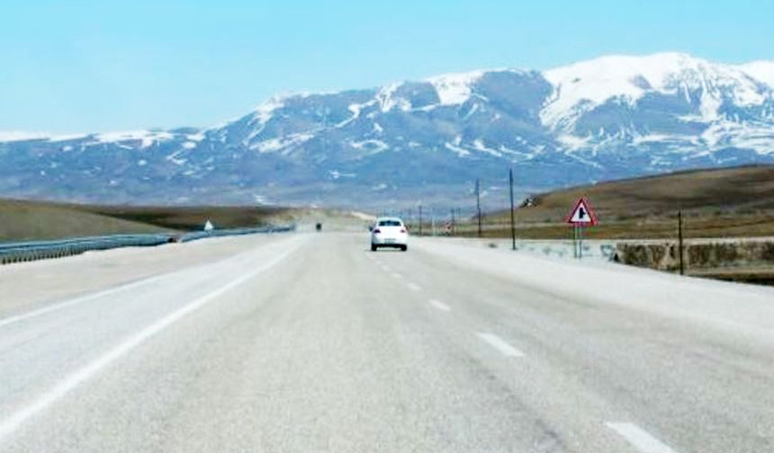 Van Özalp-İpekyolu Arası Mesafe ve Yol Bilgisi