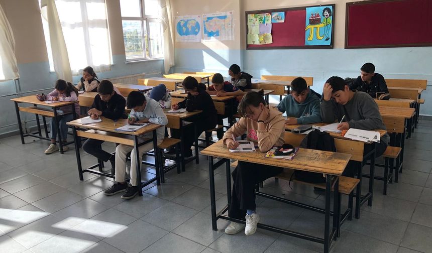 Muradiye’de öğrenciler 'Etüt Van' projesiyle geleceğe hazırlanıyor