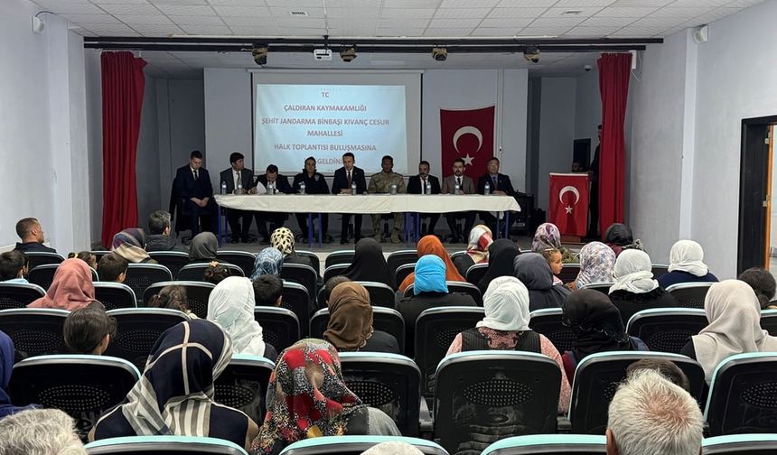 Çaldıran Kaymakamı Bakan halkla buluştu