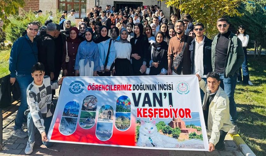 Çaldıranlı öğrenciler Van Yüzüncü Yıl Üniversitesi’ni ziyaret etti