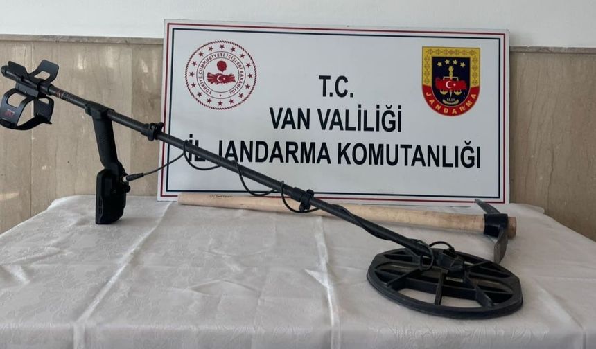 Van'da izinsiz define kazısı operasyonu: 3 şüpheli suçüstü yakalandı