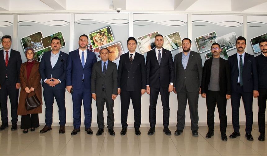 TÜGVA’dan Çatak Kaymakamı Kadir Kılıç’a ziyaret