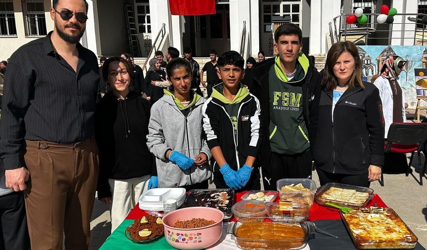 Van Fatih Sultan Mehmet Lisesi’nde Filistin kermesi düzenlendi