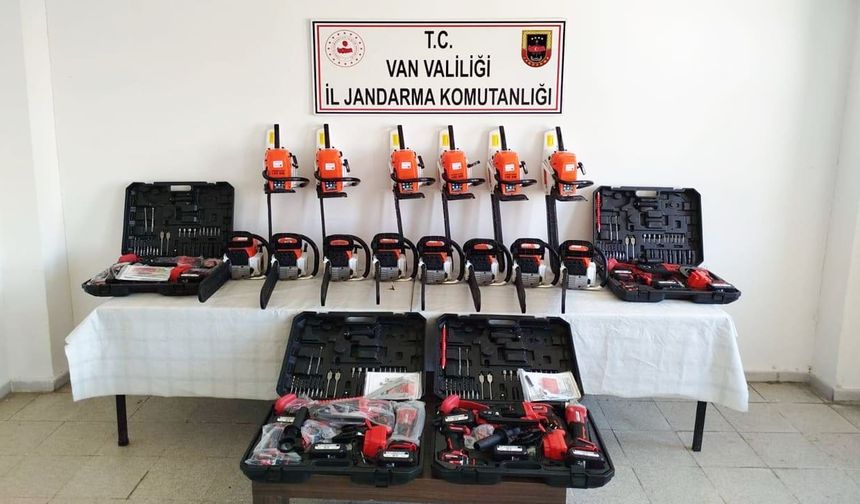 Van’da 430 bin TL değerinde gümrüksüz malzeme ele geçirildi