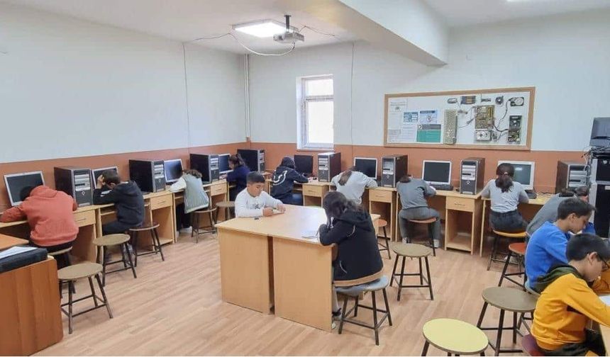 Van’da en çok başarılı öğrenci Edremit'ten çıktı