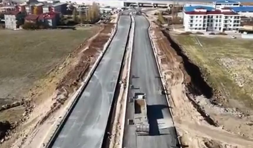 Van Çevre Yolu ve Elmalık Yolu'nda çalışmalar sürüyor