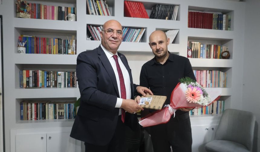 Müdür Aras'tan öğretmenler gününde anlamlı ziyaret