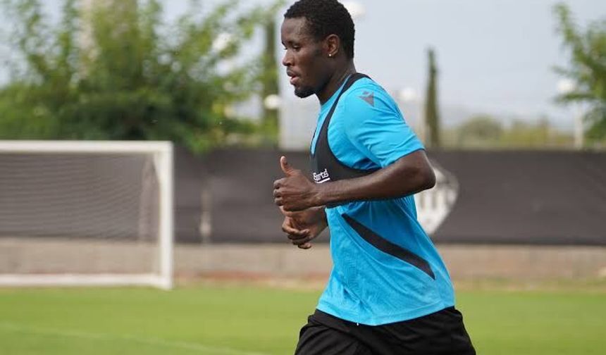 Vanspor, Alper Emre Demirol ile 1,5 yıllık sözleşme imzaladı