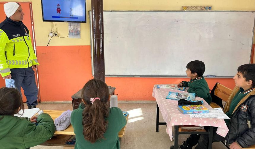 Van’da Jandarmadan öğrencilere trafik eğitimi