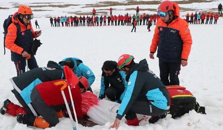 Afet ve Acil Durum Yönetimi Başkanlığı’ndan Van’da çığ tatbikatı