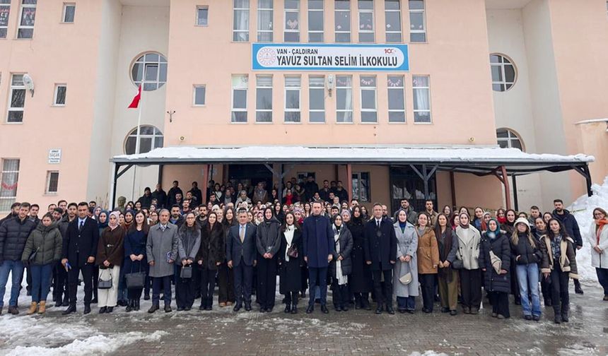 Çaldıran’da yeni öğretmenlerle eğitim değerlendirme toplantısı