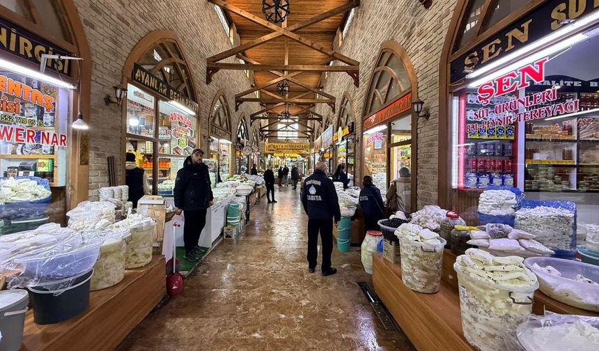 Van Peynirciler Çarşısı'nda hijyen denetimi