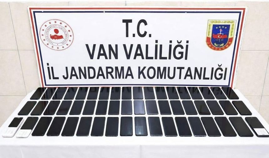 Van’da 1 milyon 750 bin TL değerinde kaçak telefon ele geçirildi