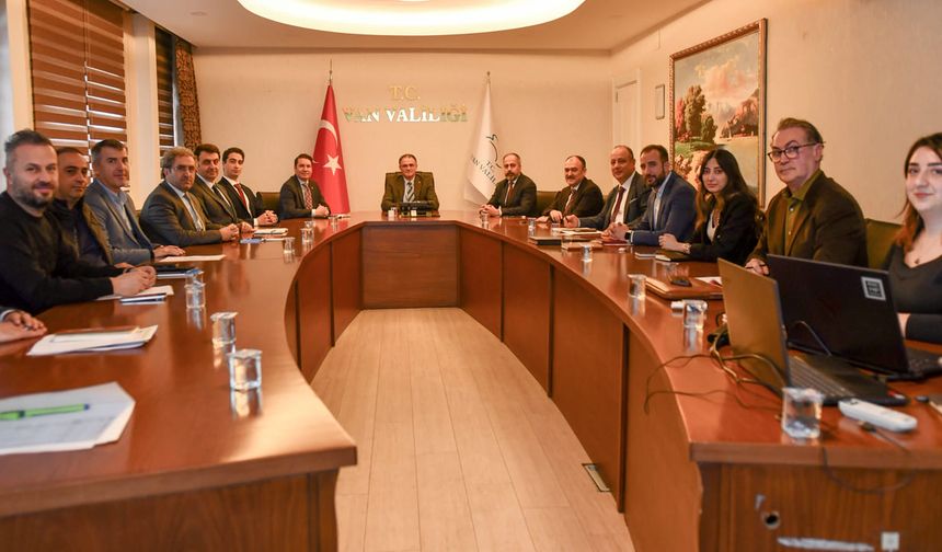 Van’da eğitim yatırımları değerlendirildi