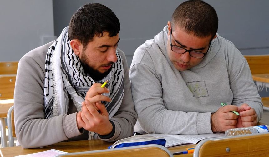 Van’da engelli genç Siyer Yarışması'na katılmak için engel tanımadı