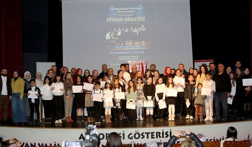 Van’da ilköğretim Öğrencilerden Sanata Yolculuk