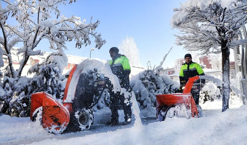Van’da kar temizleme mesaisi