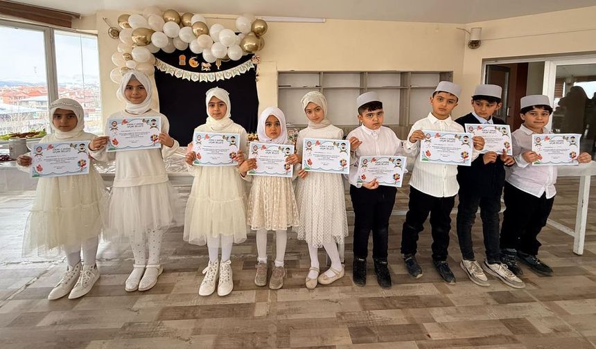 Van’da Kur’an’a geçen öğrenciler icazet belgesi aldı