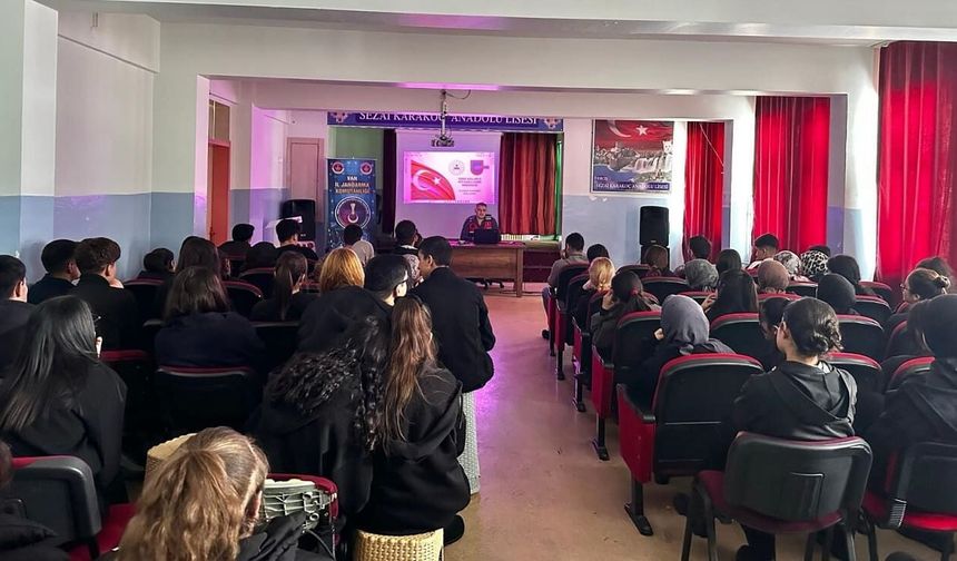 Van’da lise öğrencilerine siber güvenlik eğitimi
