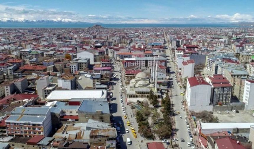 Van’da miting alanları ve yürüyüş güzergâhları yeniden düzenlendi
