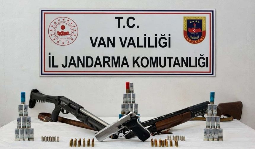 Van’da ruhsatsız silahlar ile yakalanan şahıs gözaltına alındı!