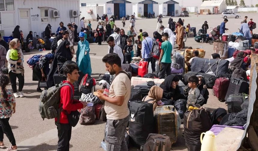 3 milyon Afgan evine döndü