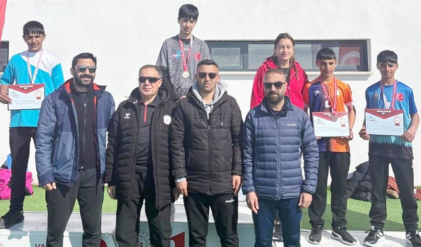 Edremitli öğrencilerden spor müsabakalarında önemli başarılar