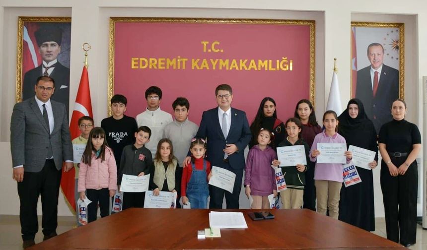 Edremit’te KitapVan yarışmasının ilçe birincileri ödüllendirildi