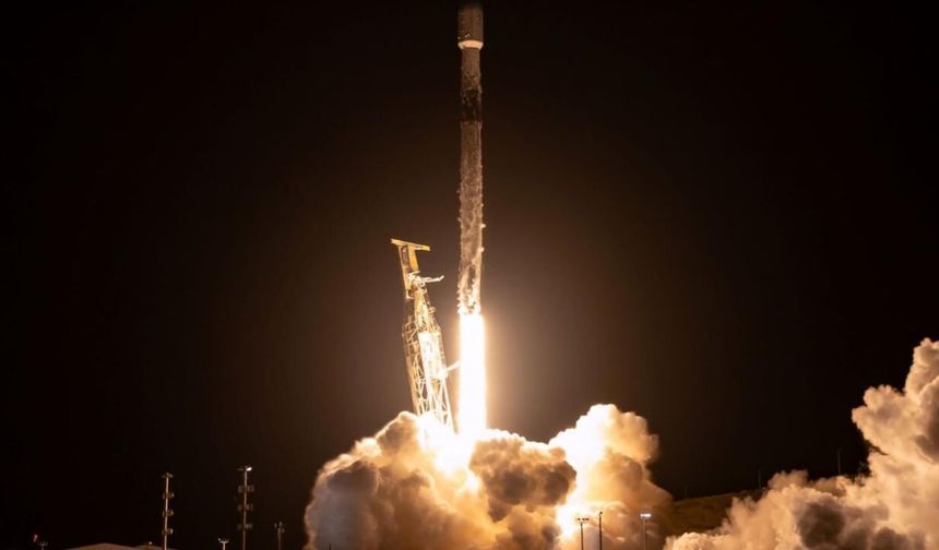 Fergani Uzay’ın 5. deneme uydusu uzaya gönderildi